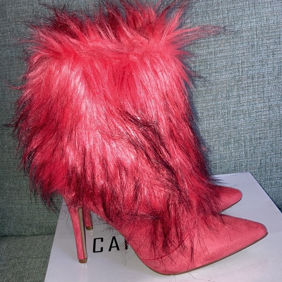 BNIB Cape Robbin Faux Fur Pink booties - Picture 5 of 9